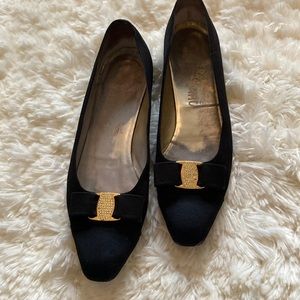 Salvatore Ferragamo Black Satin Flats with Suede and Metal Bows Sz: 9.5 AAAA
